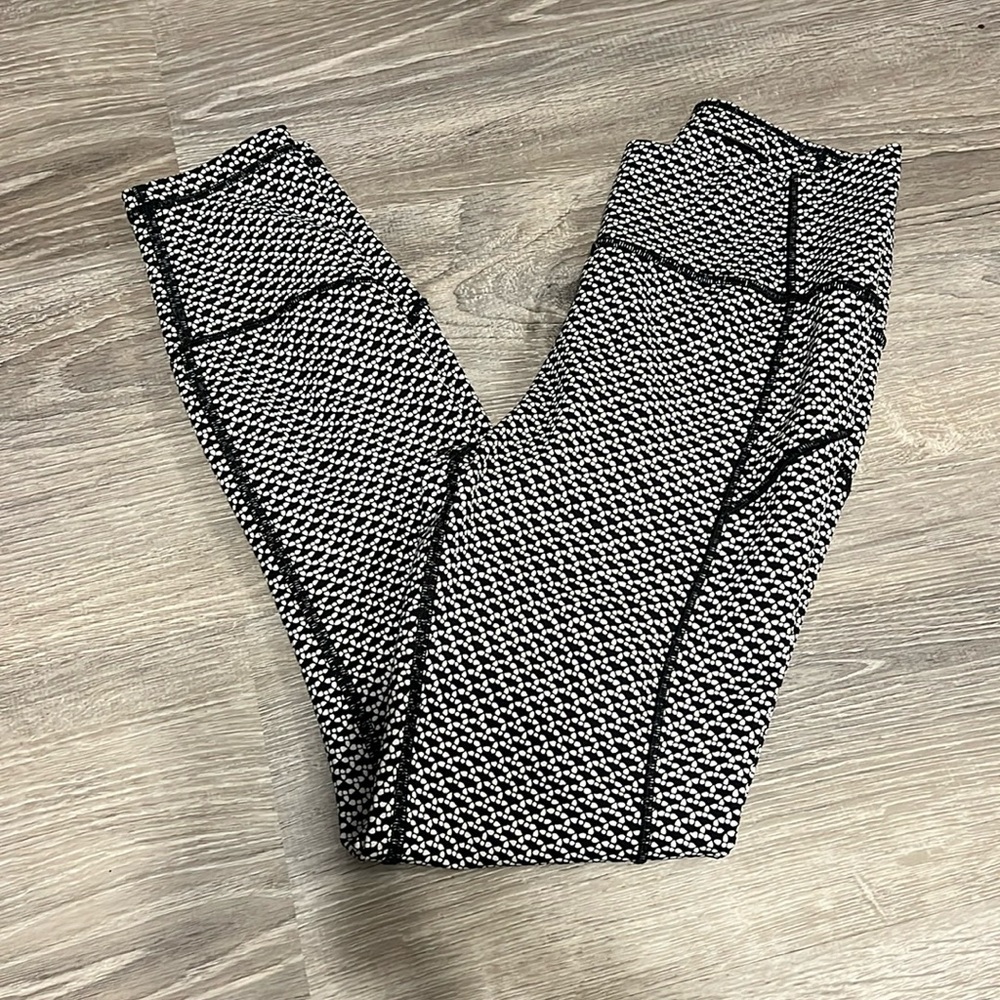 Lululemon In Movement 7/8 Tight *Everlux 25" - Size 6